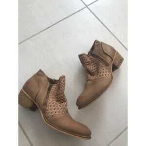 Splendid Ravi Leather Ankle Side Zip Boots